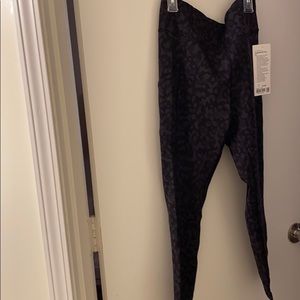 lulu Invigorate Crop 23”